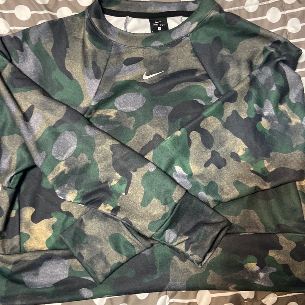 Cropped crew neck